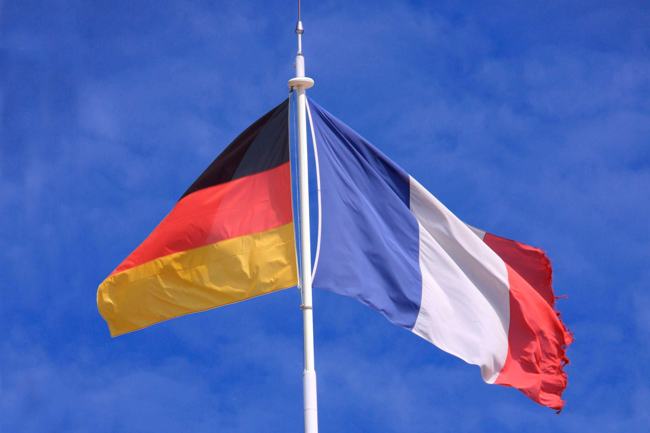 French and German flags