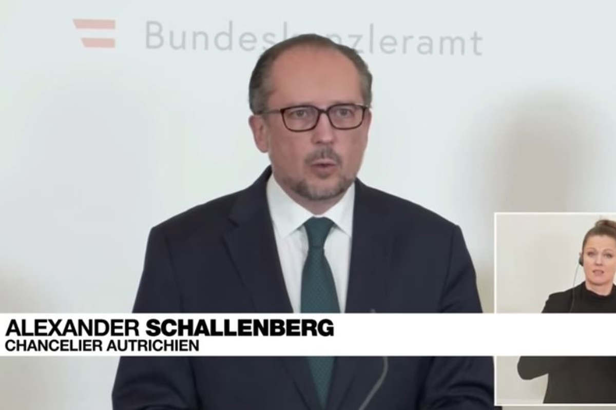 Alexander Schallenberg, Austrian Chancellor, announces the containment measures (capture Youtube France 24)