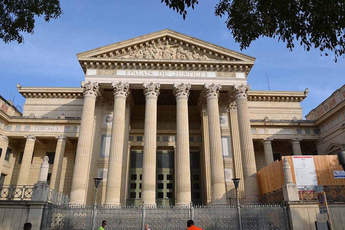 Palais de Justice de Nîmes (Marianne Casamance, CC BY-SA 4.0, via Wikimedia Commons)