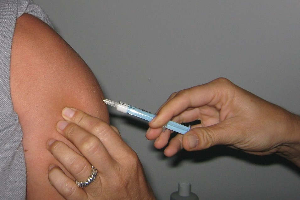 vaccination (wikimedia Commons)