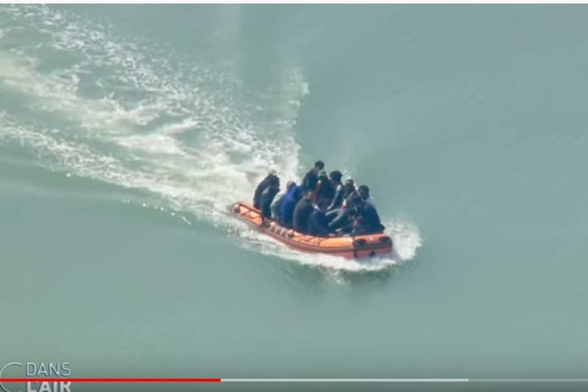 More and more migrants are crossing the Channel (capture C dans l'Air, C5