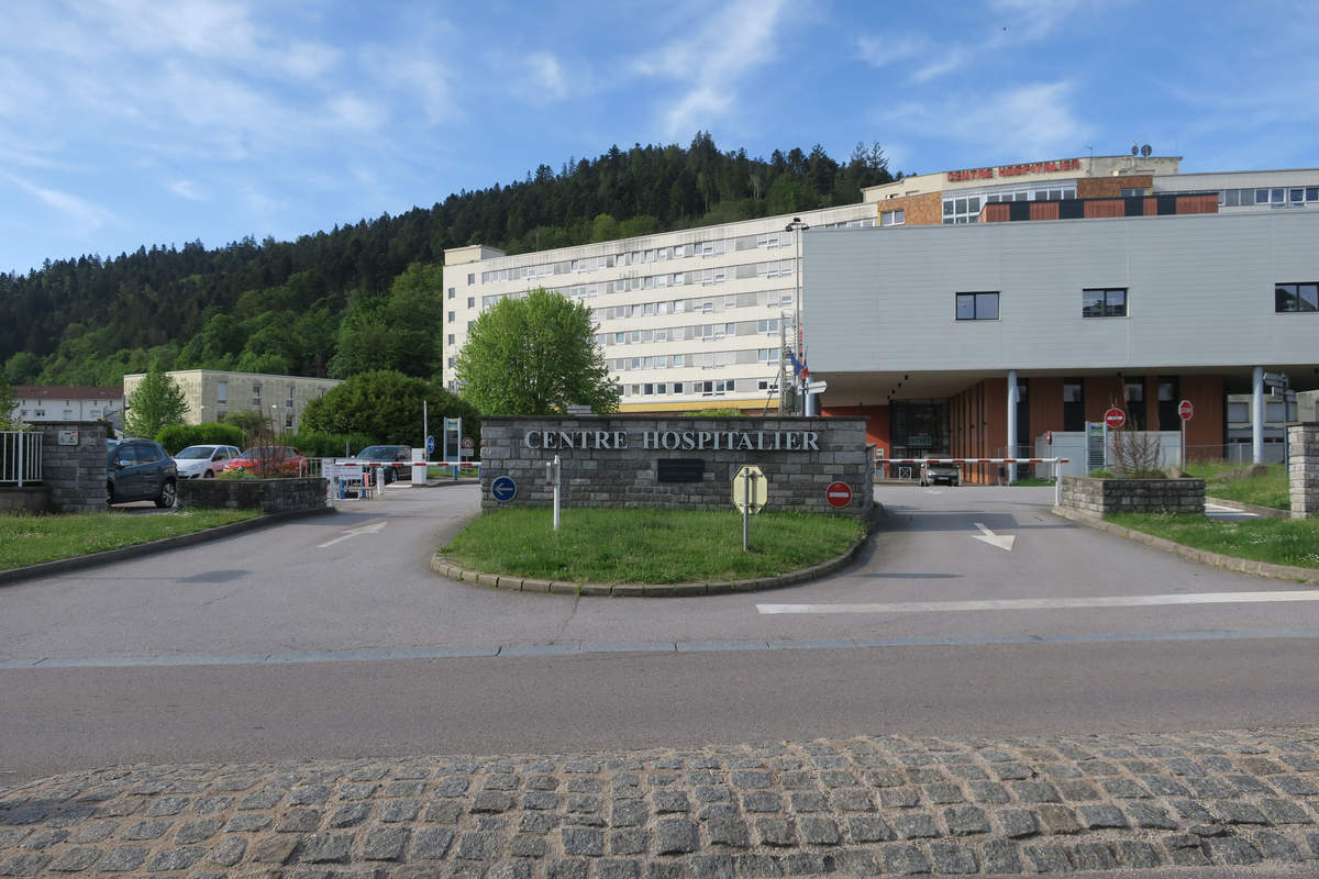 Centre hospitalier de Remiremont (Mathieu Kappler, CC BY-SA 4.0, via Wikimedia Commons)