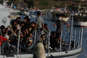 Mass arrival of migrants in Lampedusa ( Sara Prestianni / Noborder Network, CC BY 2.0, via Wikimedia Commons)