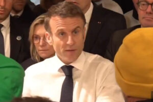 Emmanuel Macron at the Salon de l'Agriculture tries to calm farmers (capture Tweeter)