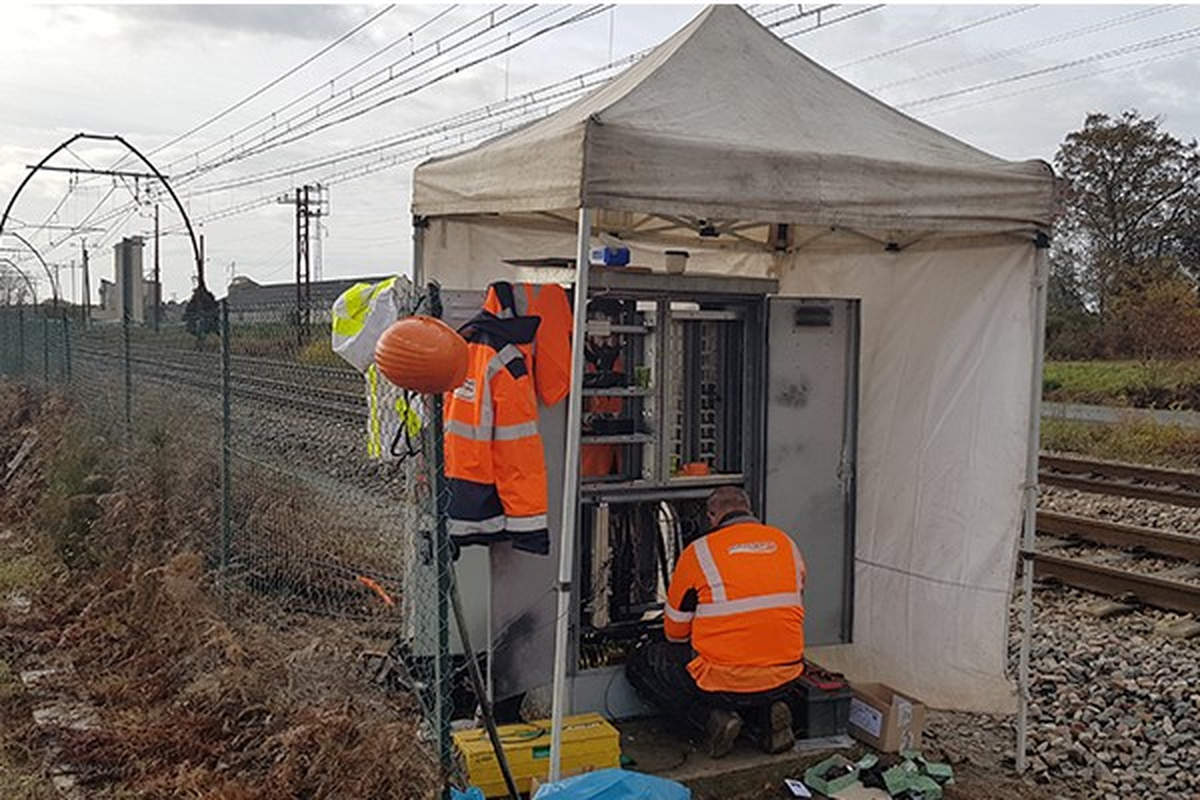 Armoire de signalisation SNCF (DR)