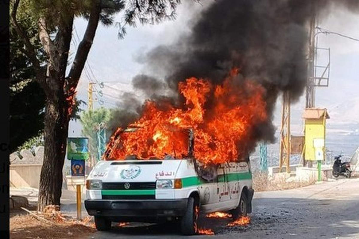 An ambulance bombed in southern Lebanon by the Israeli army (capture X arabintelligence)