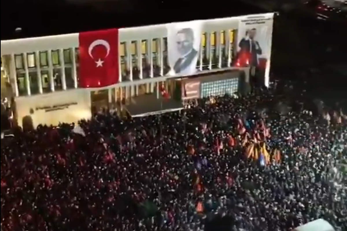 Massive demonstrations in Turkey after the arrest of Istanbul’s mayor